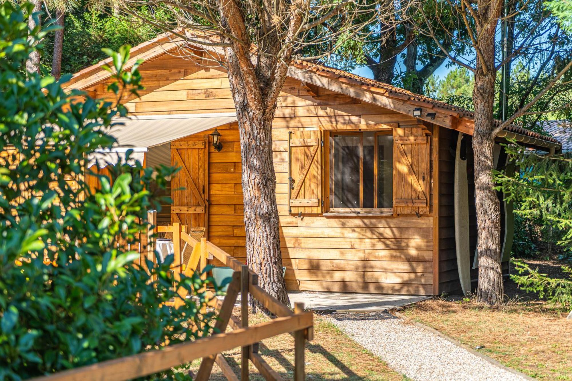 La Maisonnette En Bois Saumos Bagian luar foto