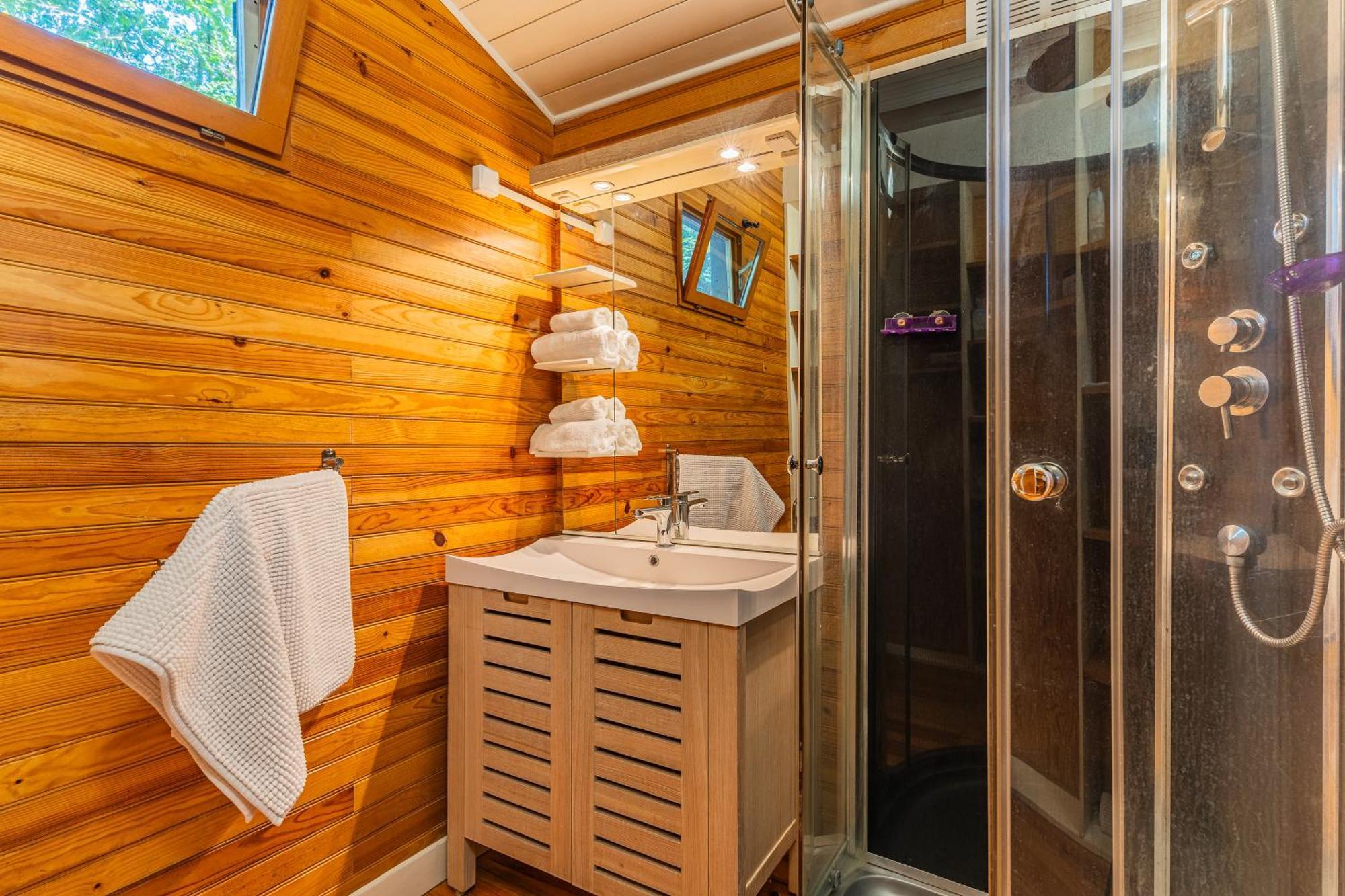 La Maisonnette En Bois Saumos Bagian luar foto